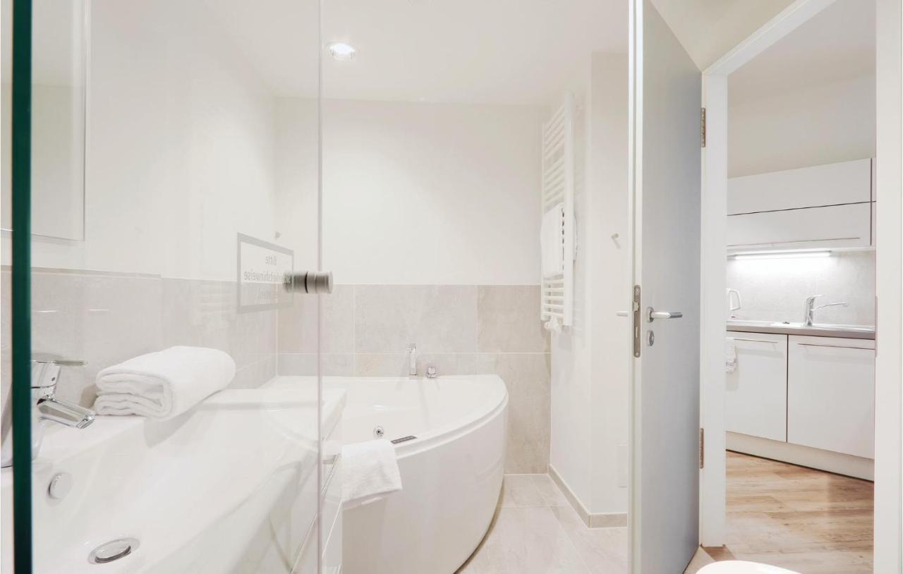 Cozy Apartment In Luebeck Travemuende With Sauna Екстериор снимка